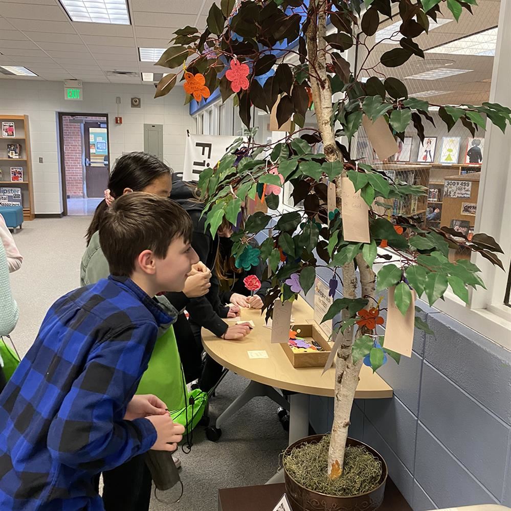 RMS Wish Tree accent 